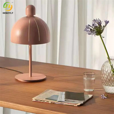مصباح طاولة وردي من مادة الحديد LED لغرفة المعيشة وغرفة النوم وغرفة الأطفال