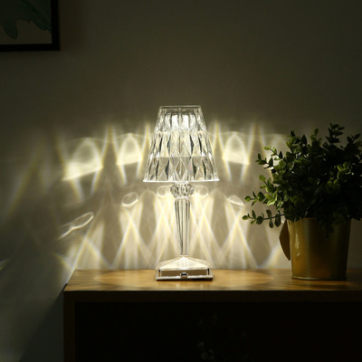 مصباح طاولة بار الماس كريستال شفاف مصباح طاولة يو اس بي 7x15.5 سم